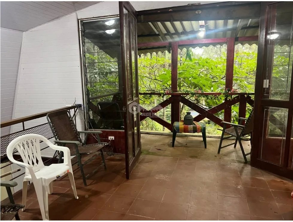 SE VENDE CASA EN ALTOS DE CERRO AZUL URB EL CASTILLO CON TERRAZA
