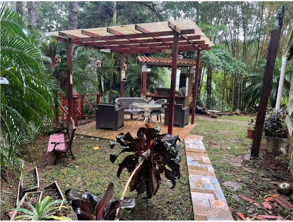 SE VENDE CASA EN ALTOS DE CERRO AZUL URB EL CASTILLO CON TERRAZA