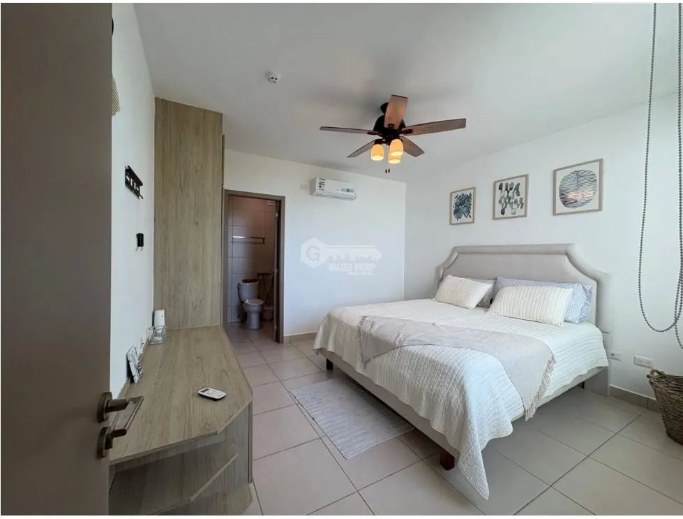SE VENDE APARTAMENTO EN SAN CARLOS PH MALECÓN DE 2 HABITACIONES