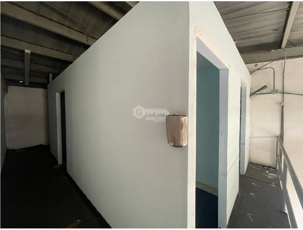 SE ALQUILA GALERA EN PUEBLO NUEVO DE 80M CON MEZZANINE