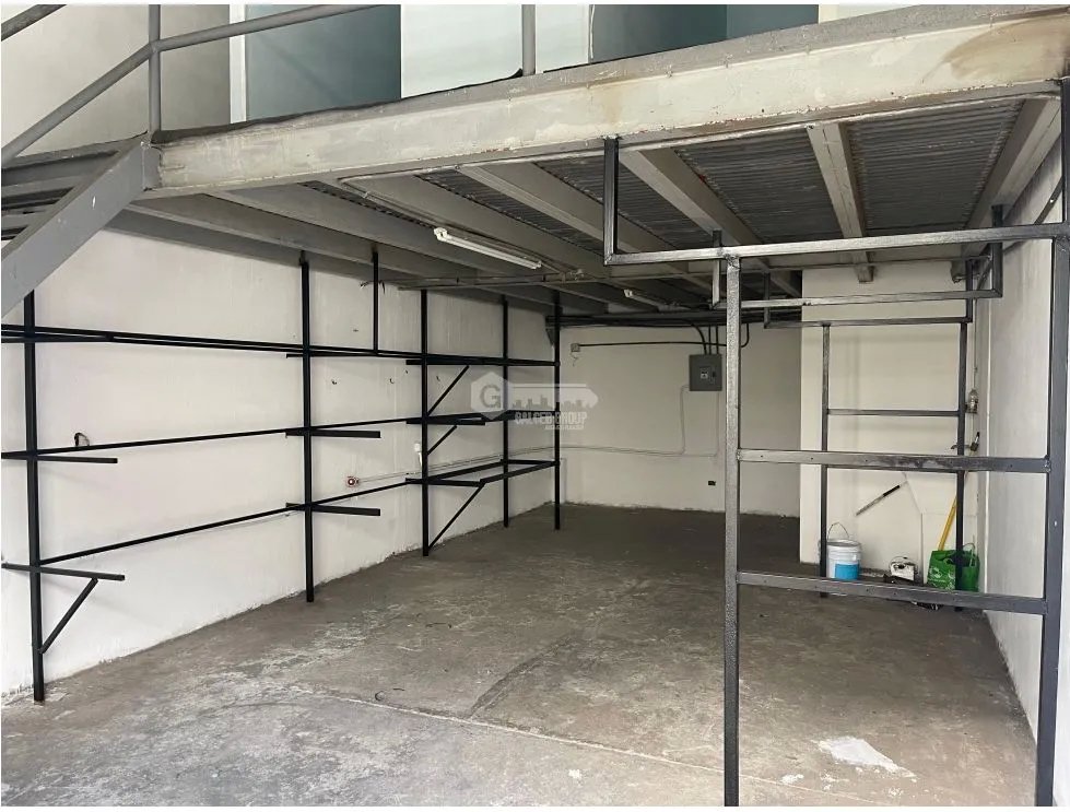 SE ALQUILA GALERA EN PUEBLO NUEVO DE 80M CON MEZZANINE