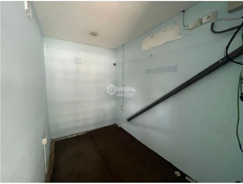 SE ALQUILA GALERA EN PUEBLO NUEVO DE 80M CON MEZZANINE