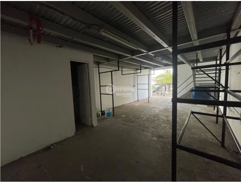 GALERA / PUEBLO NUEVO / 80M2 / MEZZANINE / ESPACIO AMPLIO