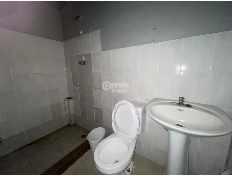 GALERA / PUEBLO NUEVO / 80M2 / MEZZANINE / ESPACIO AMPLIO