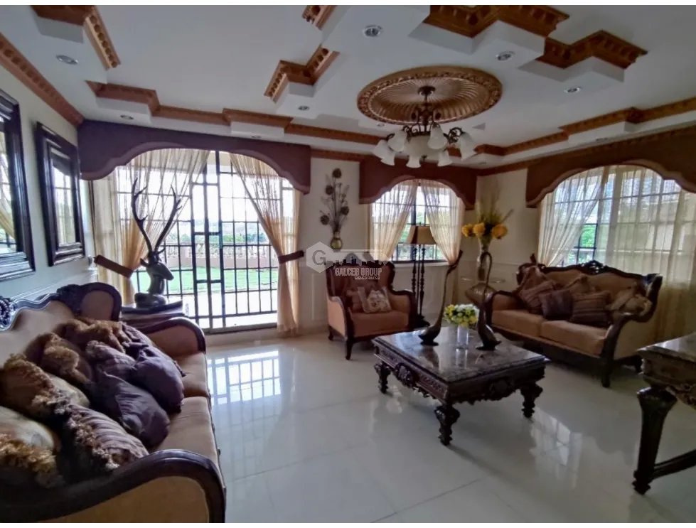 SE VENDE CASA ALTOS DE PANAMA CONDADO DEL REY 4 HABITACION 675M PATIO