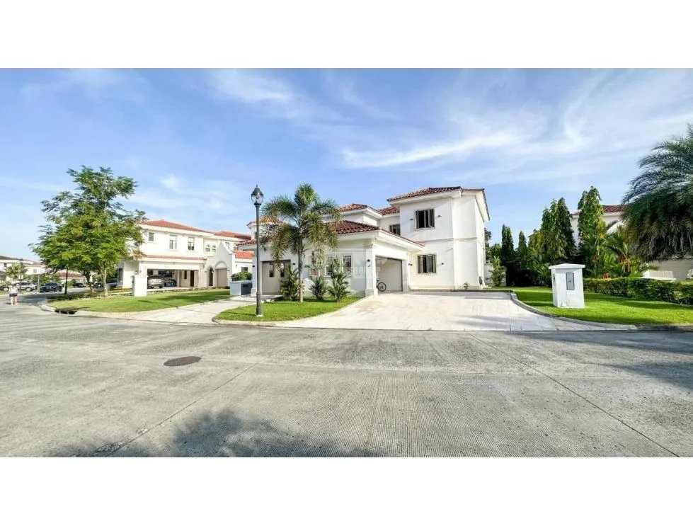 Single Family House for sale in Costa Sur