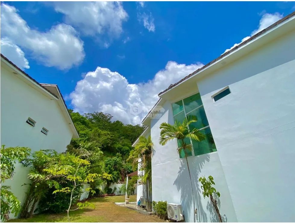 SE VENDE CASA ALTOS DE PANAMA HORIZONTES II 755M 4 HABITACIONES YG