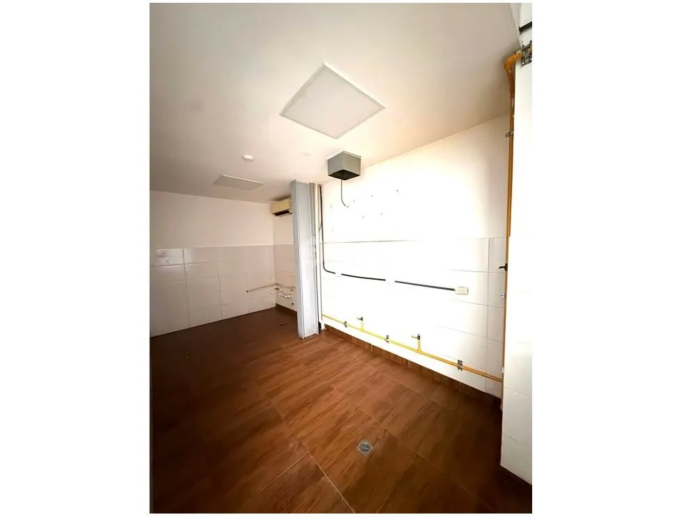 LOCAL CON TERRAZA SAN FRANCISCO 170M PLAZA CORNER 68