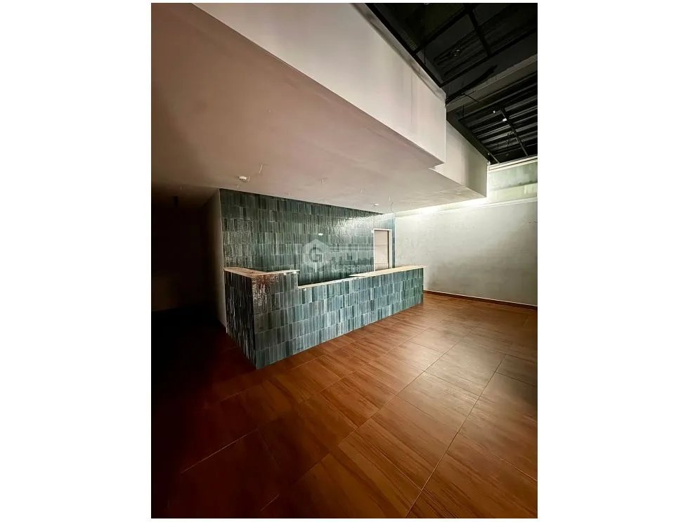 LOCAL CON TERRAZA SAN FRANCISCO 170M PLAZA CORNER 68