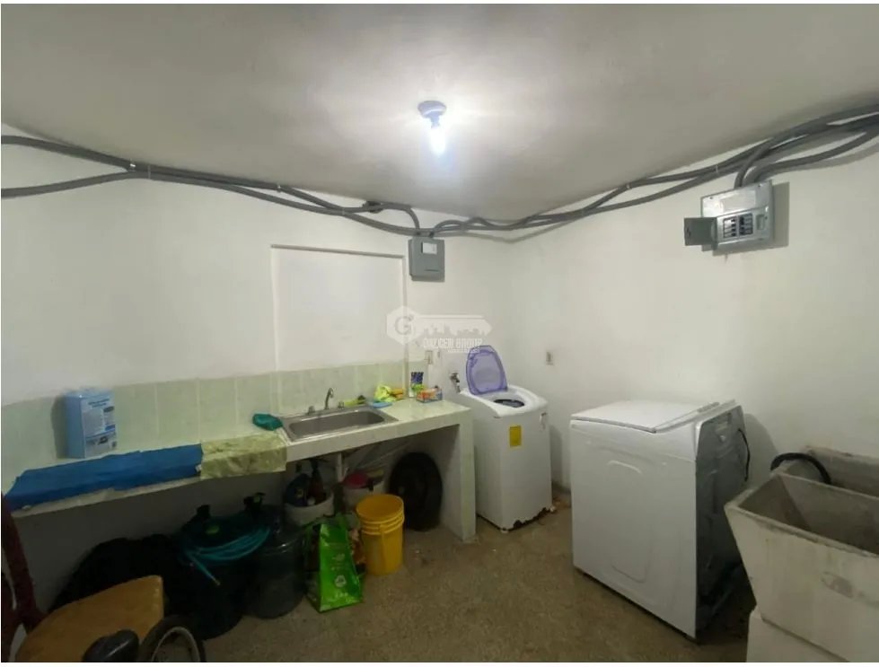 SE VENDE CASA VILLA DE LAS FUENTES  380 M 4 HABITACIONES 3 BAÑOS