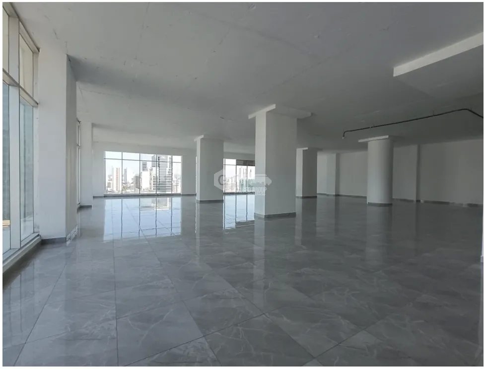 CALLE 50 / OFICINA / REVOLUTION F&F TOWER TORNILLO / 400M