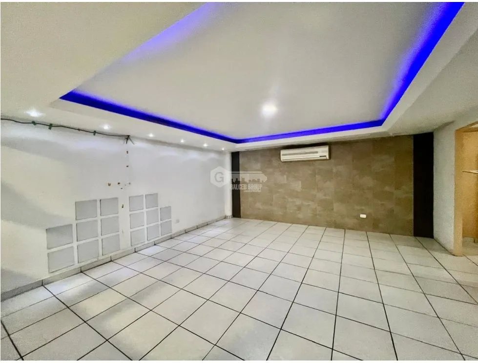 CONDADO DEL REY / 230M / 3 HABITACIÓN / 2 BAÑOS / 2 NIVELES