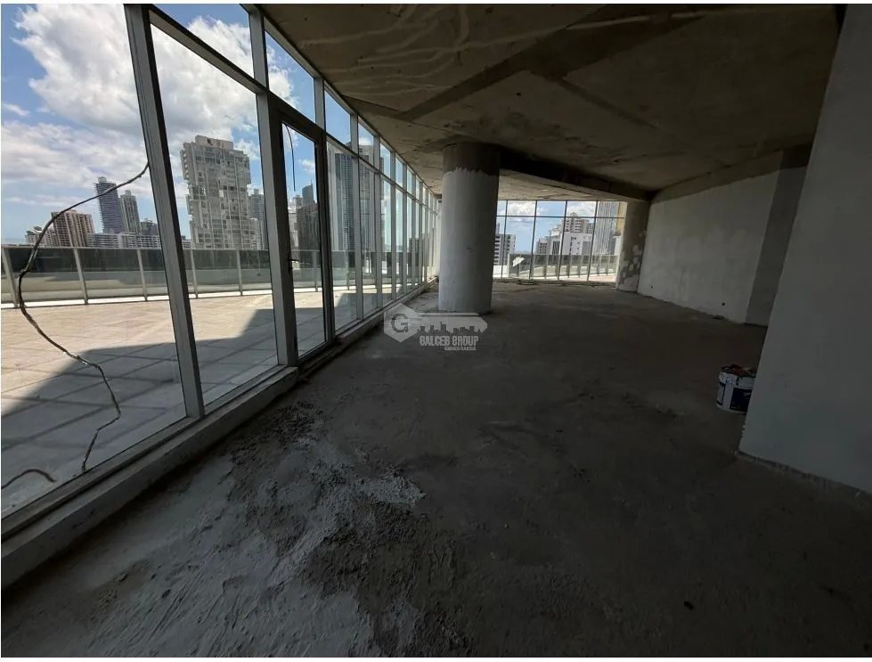 REVOLUTION F&F TOWER TORNILLO / MEZZANINE / TERRAZA / OFICINA 1122M