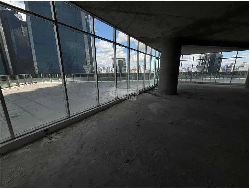 CALLE 50 / REVOLUTION F&F TOWER TORNILLO / TERRAZA / 1,122M