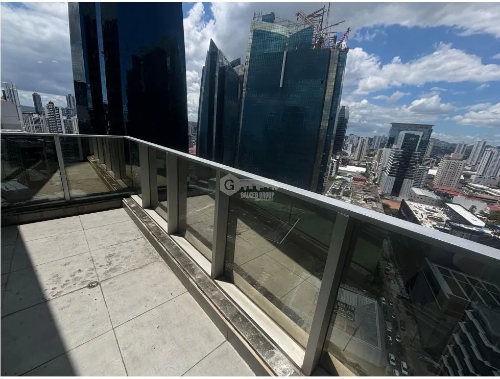 SE VENDE OFICINA EN REVOLUTION  F&F TOWER TORNILLO CALLE 50 DE 188M