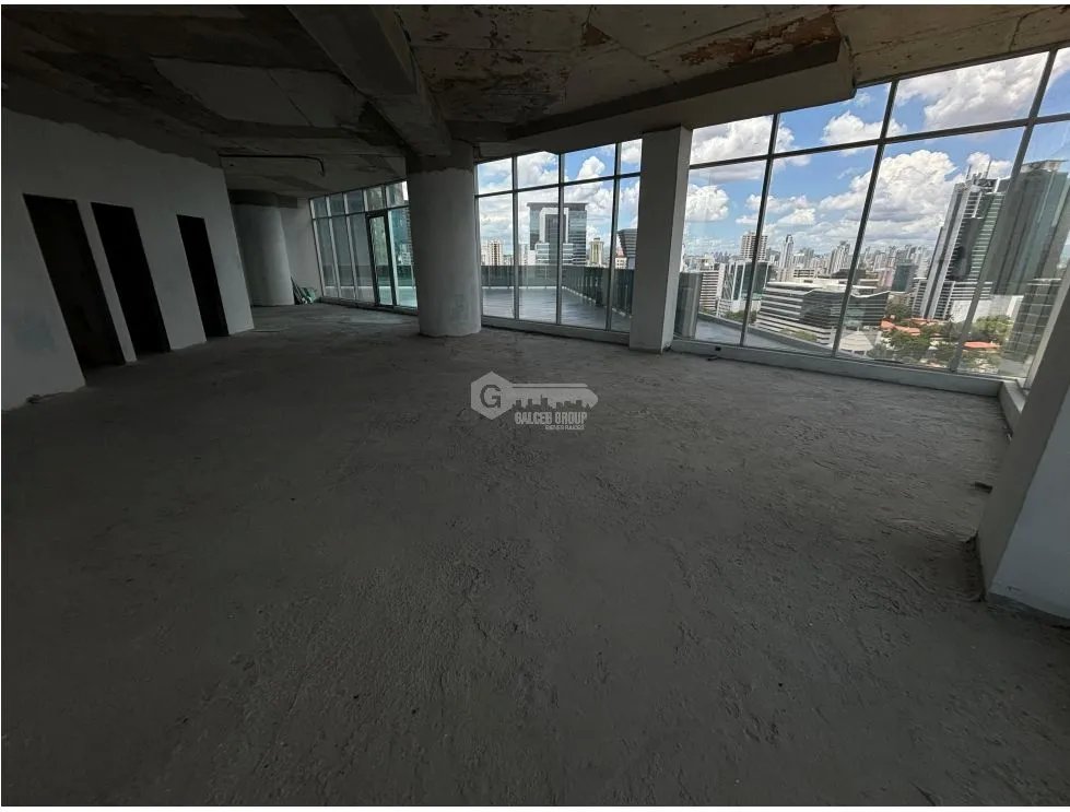 CALLE 50 / REVOLUTION F&F TOWER TORNILLO / MEZZANINE / 873M
