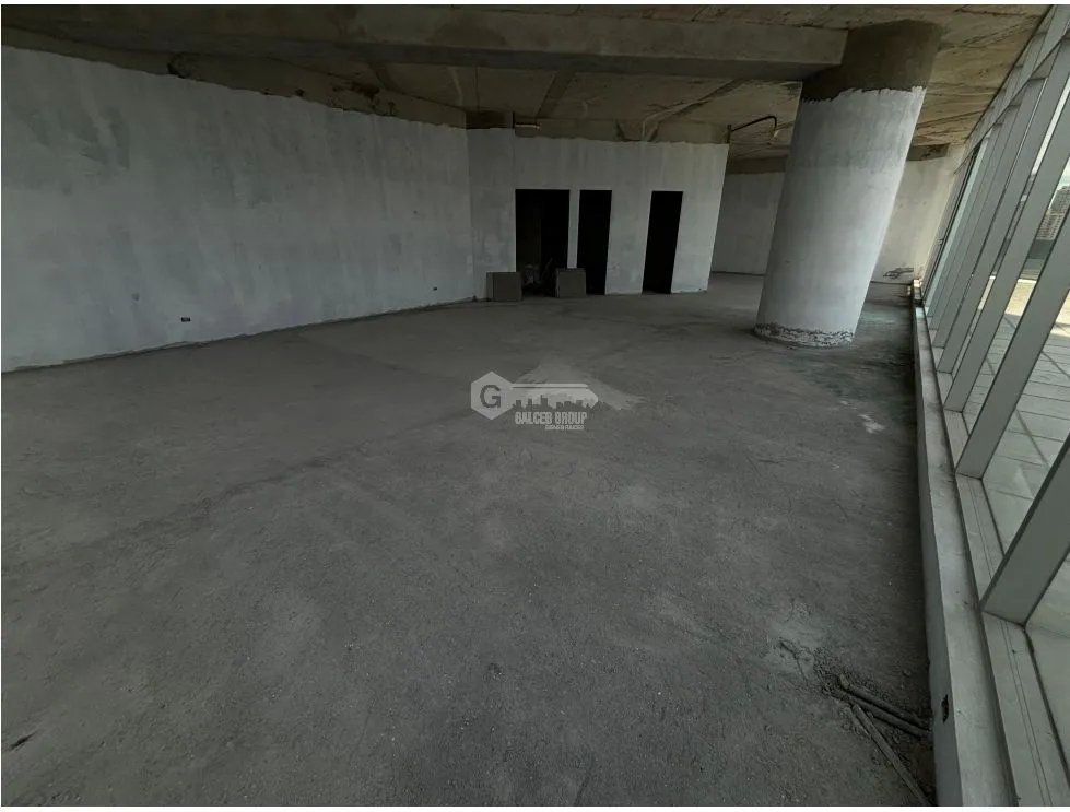 SE VENDE OFICINA EN CALLE 50 REVOLUTION F&F TOWER TORNILLO CON TERRAZA