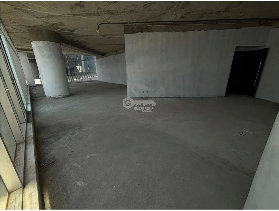 SE VENDE OFICINA EN CALLE 50 REVOLUTION F&F TOWER TORNILLO CON TERRAZA