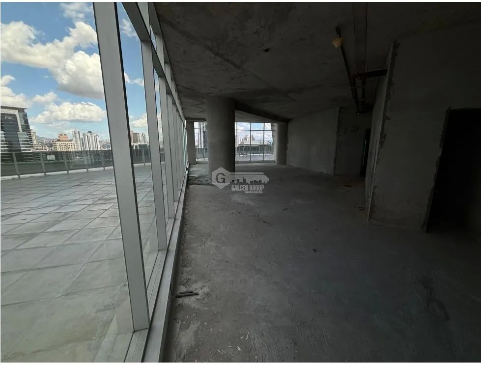 CALLE 50 / REVOLUTION F&F TOWER TORNILLO / MEZZANINE / TERRAZA / 582M