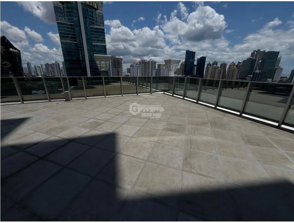 CALLE 50 / REVOLUTION F&F TOWER TORNILLO / MEZZANINE / TERRAZA / 582M