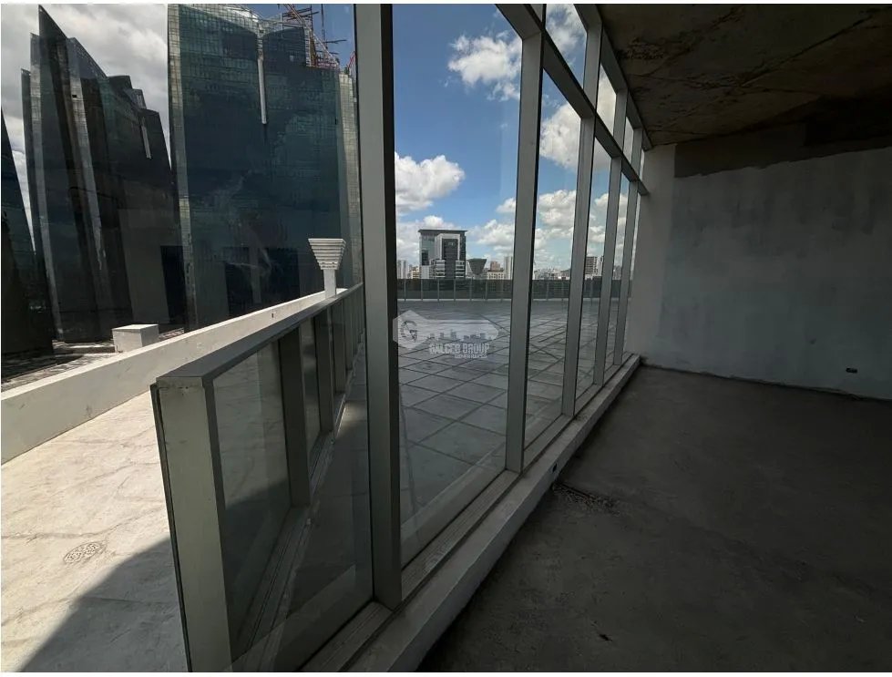 CALLE 50 / REVOLUTION F&F TOWER TORNILLO / MEZZANINE / TERRAZA / 582M