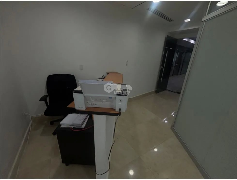 OFICINA / CALLE 50 / REVOLUTION  F&F TOWER TORNILLO /  188M / DIVISION