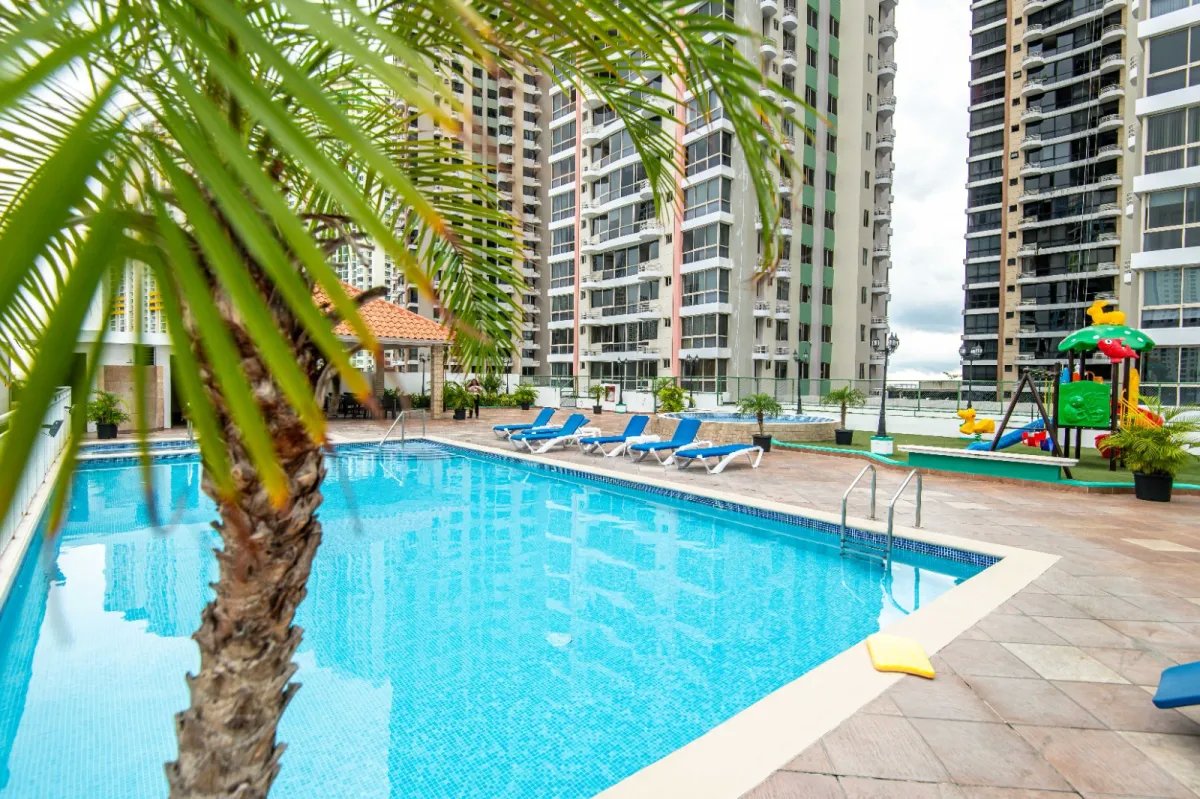 Se vende apartamento amoblado en el PH San Francisco Bay