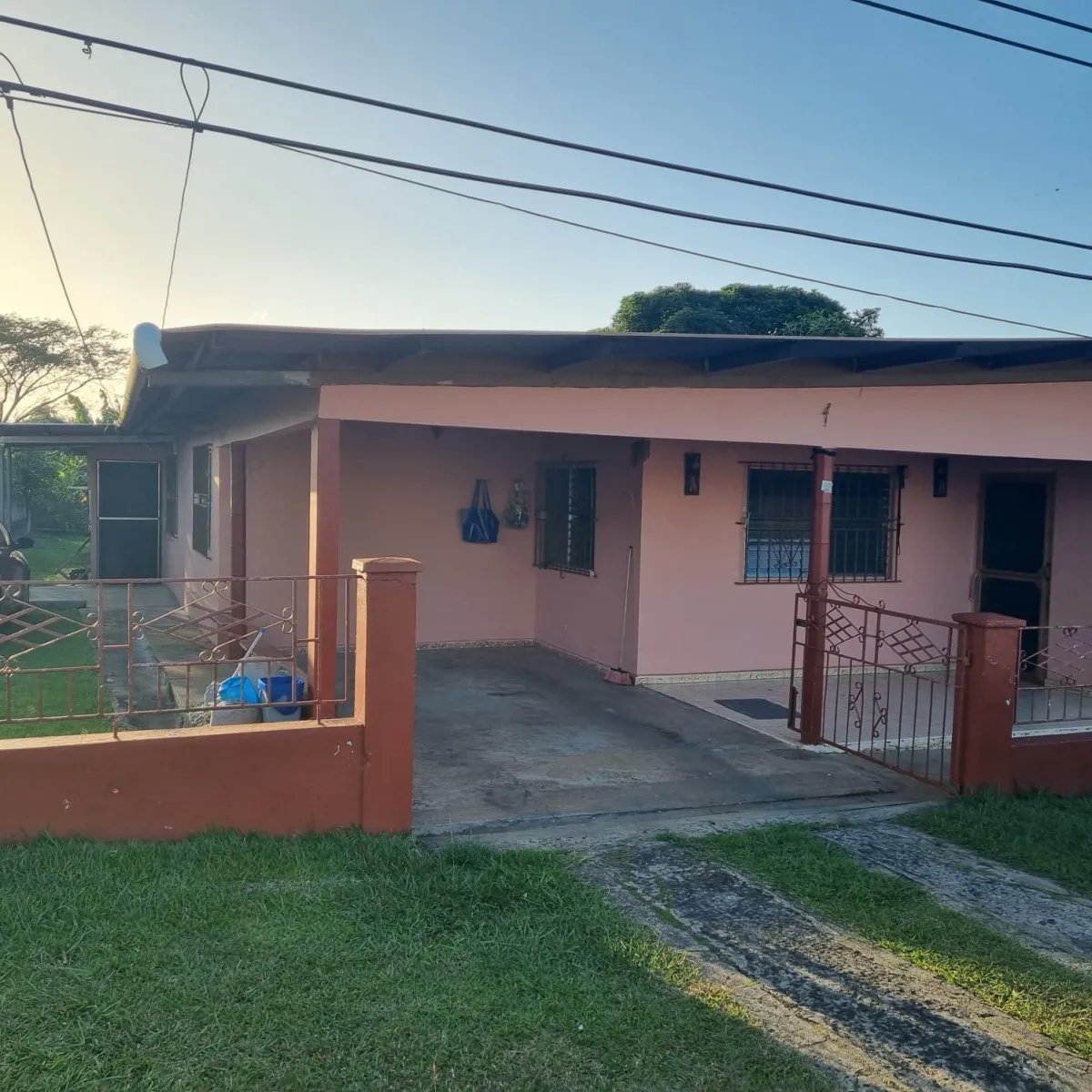 Adult Community For Sale in calle rosario, barrio Colón la Chorrera