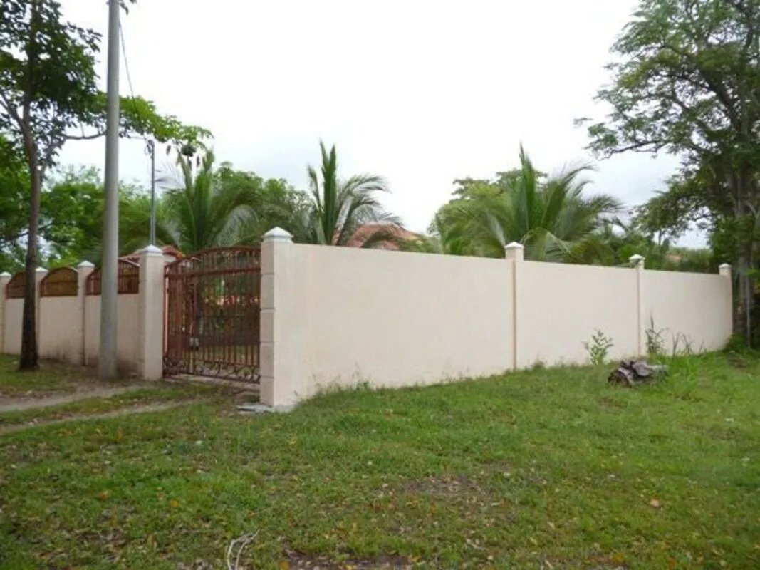 Venta de Casa con Terreno en Coloncito, Chame