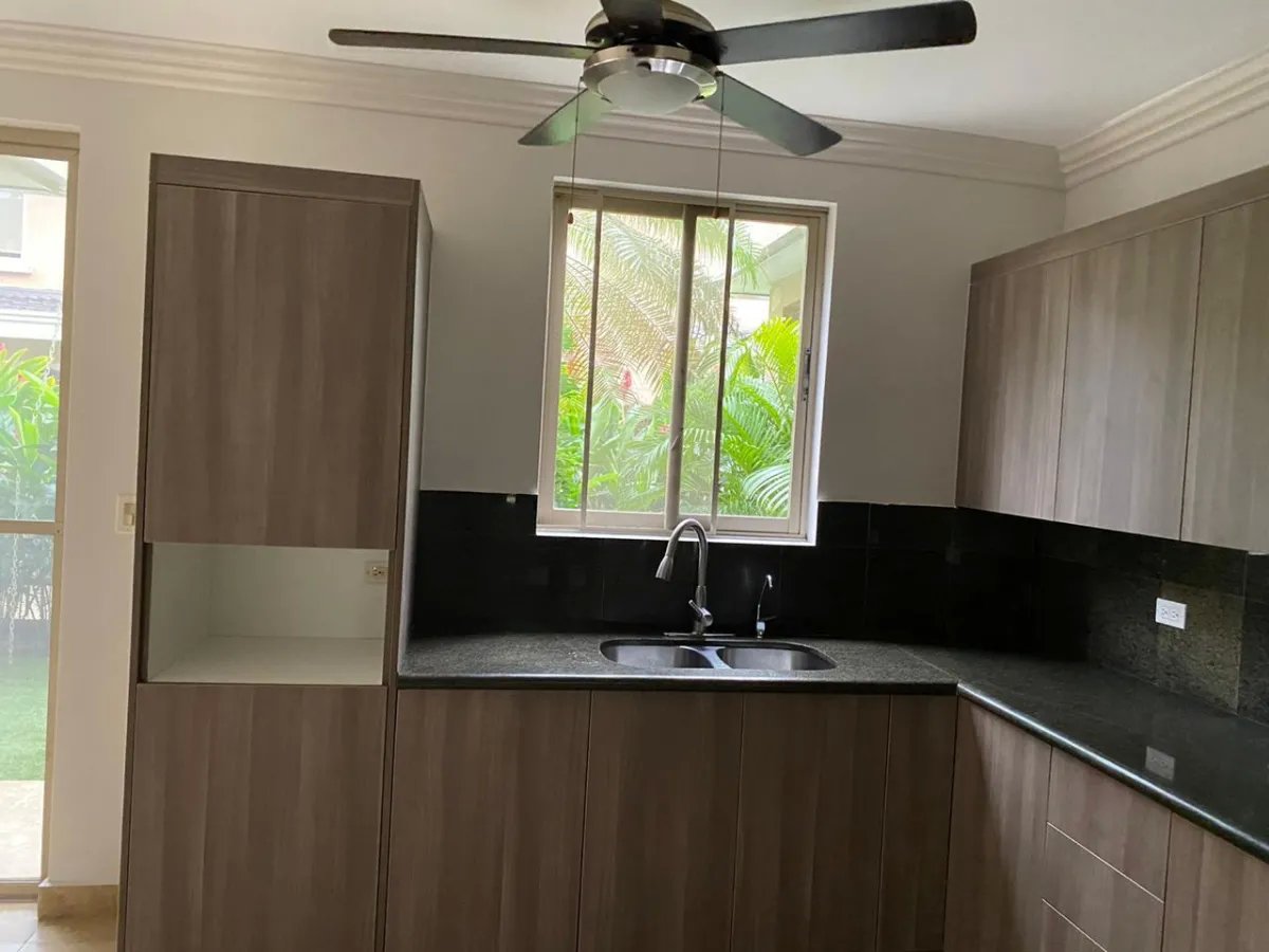 Venta o alquiler de casa en Clayton