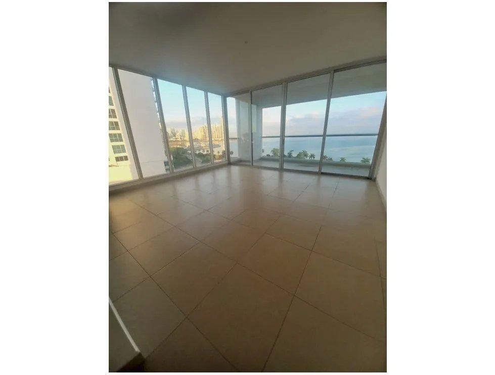 Venta de apartamento en Avenida Balboa
