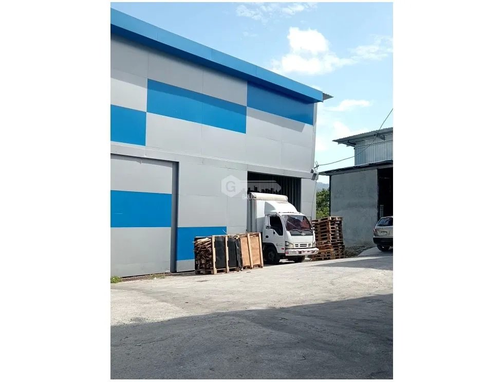 LAS MAÑANITAS / PARQUE INDUSTRIAL / 200M / GALERA COMERCIAL