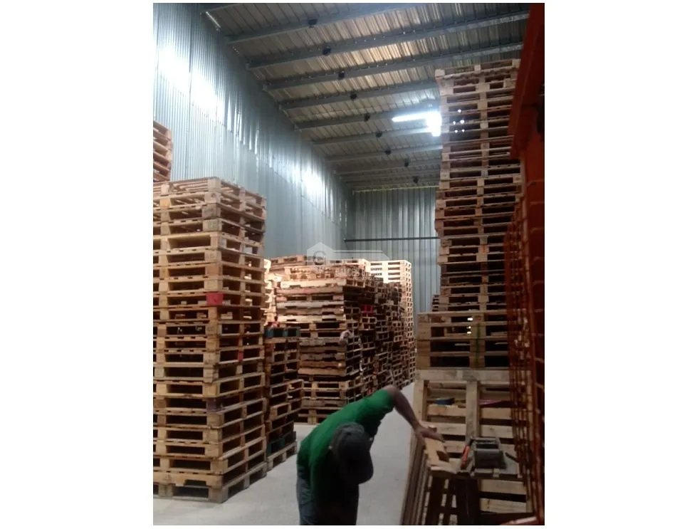 LAS MAÑANITAS / PARQUE INDUSTRIAL / 200M / GALERA COMERCIAL