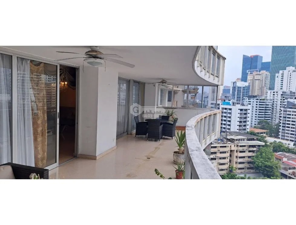 SE VENDE APARTAMENTO EN PUNTA PAITILLA  300M PH RITZ CON BALCON