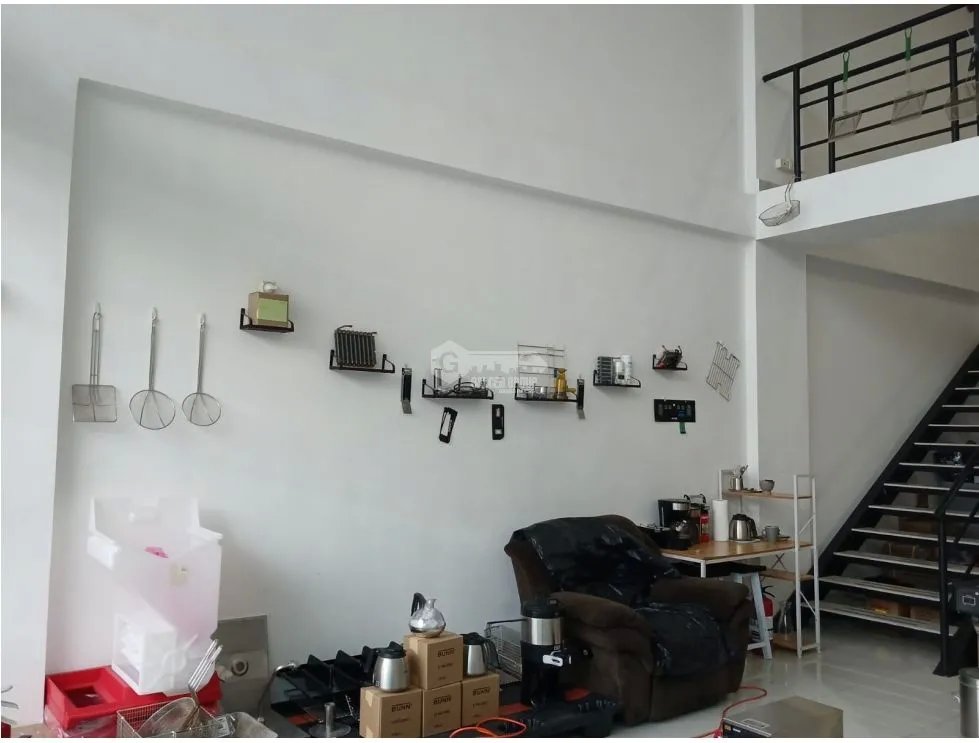CENTENNIAL / CENTRO PLAZA / 102M / 1 BAÑO / PLANTA BAJA  MEZZANINE HA