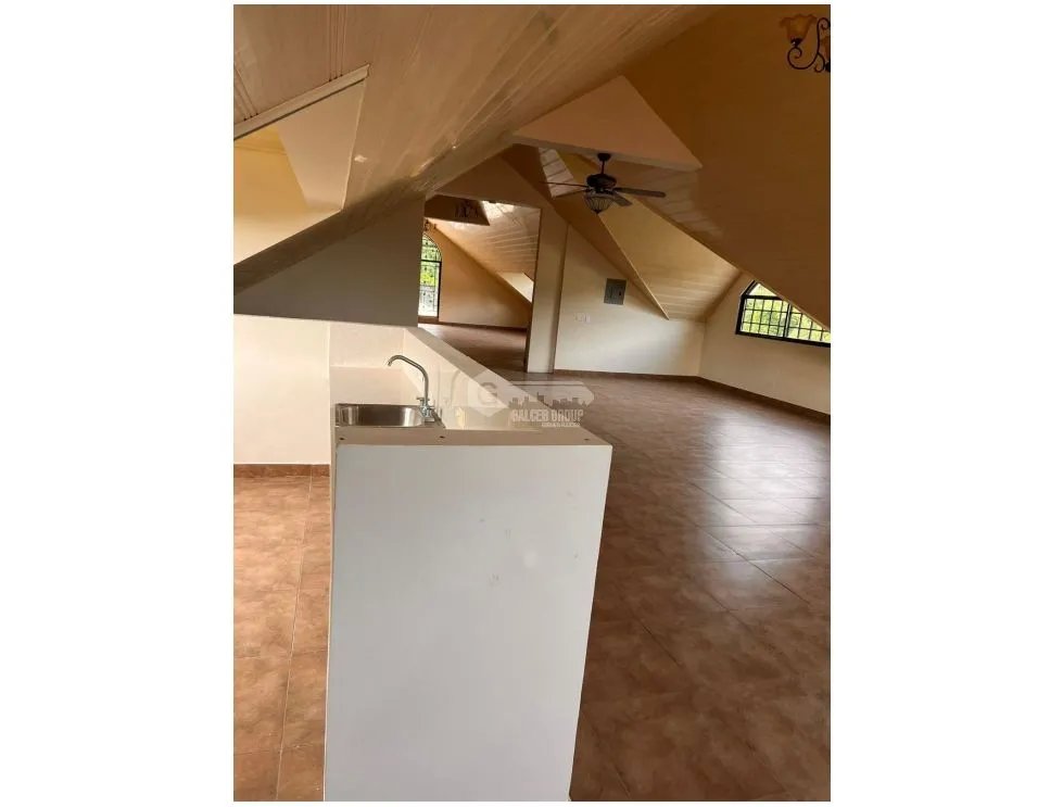 ANCON / LLANOS DE CURUNDU / 6 HABITACIONES / 767M / PATIO