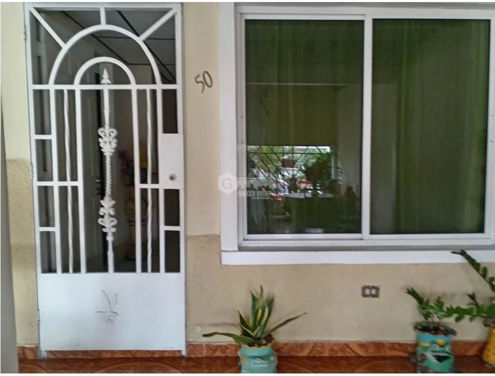 TOCUMEN / PUNTA DEL ESTE / 208M / 4 HABITACON + 1 BAÑOS /  DEPOSITO