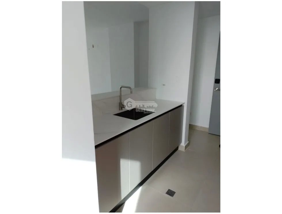 12 DE OCTUBRE / PH CENTERPOINT TOWER / 77M /LINEA BLANCA / BALCON
