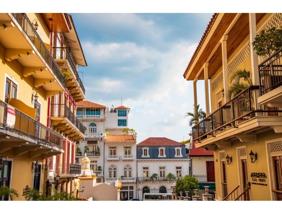 CASCO VIEJO / EDIFICIO HISTORICO / 328 M2