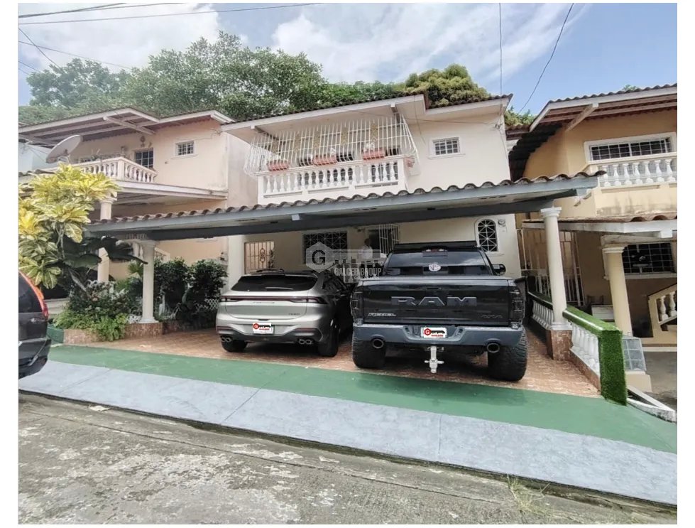 SE VENDE CASA EN LAS CUMBRES URB. SAN ANDRES FRENTE AL METRO