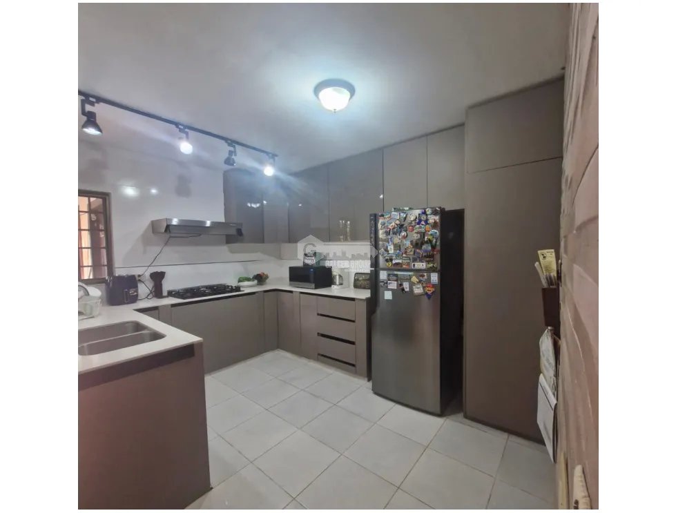 SE VENDE CASA EN LAS CUMBRES PH QUINTAS DEL LAGO CON TERRAZA Y PATIO