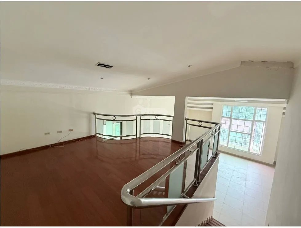 SAN FRANCISCO / 1500M / 10 ESPACIOS / 2 NIVEL / 6 PARKING / SOBRE VIA