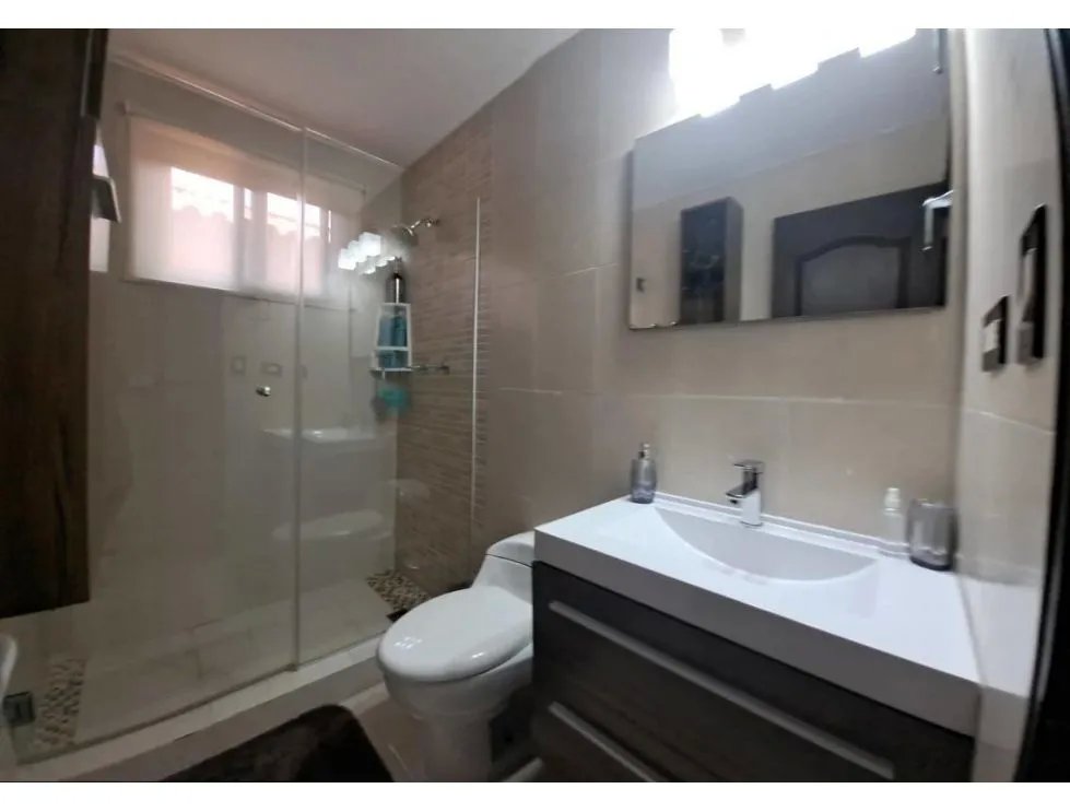 SE VENDE CASA EN DON BOSCO VERSALLES CON PISCINA PRIVADA YA