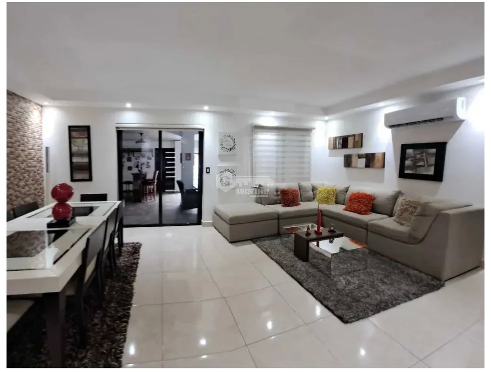 SE VENDE CASA EN DON BOSCO VERSALLES CON PISCINA PRIVADA YA
