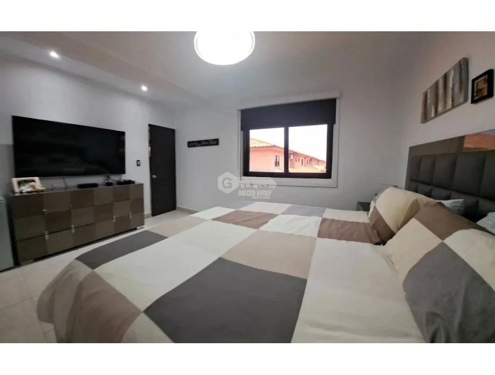 SE VENDE CASA EN DON BOSCO VERSALLES CON PISCINA PRIVADA YA