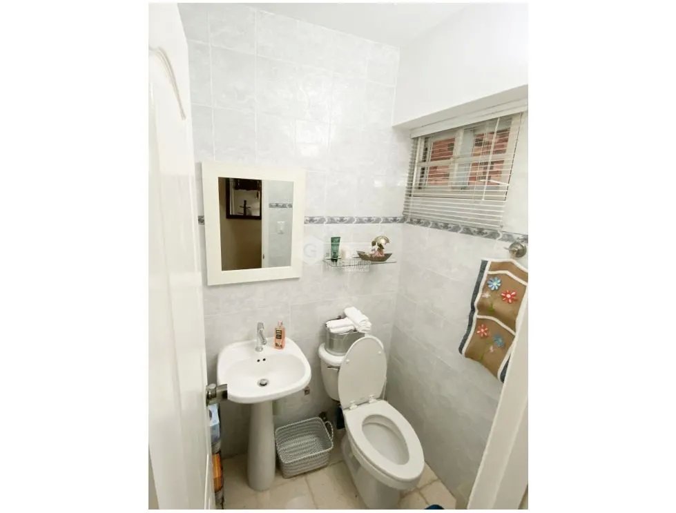 SE VENDE CASA EN BETANIA MIRAFLORES 326M 2 PISOS 3 HABITACION 4 BAÑOS