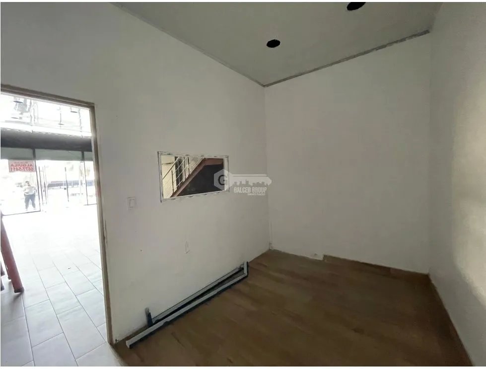 LOCAL / TUMBA MUERTO / MIDTOWN PLAZA / 154M / VACIO / MEZZANINE