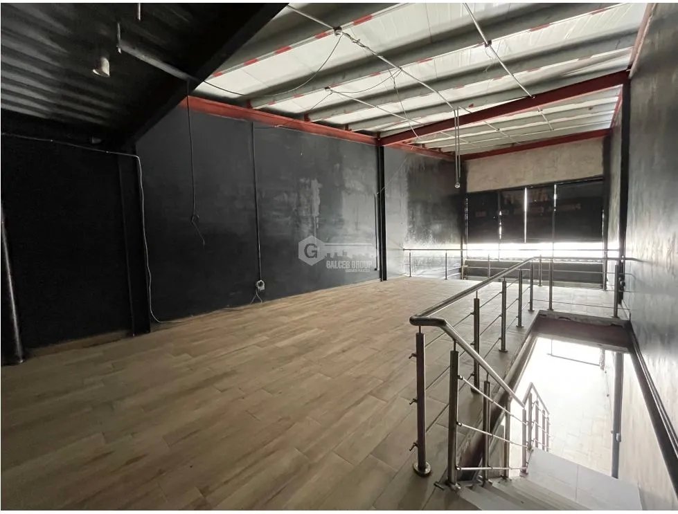 LOCAL / TUMBA MUERTO / MIDTOWN PLAZA / 154M / VACIO / MEZZANINE