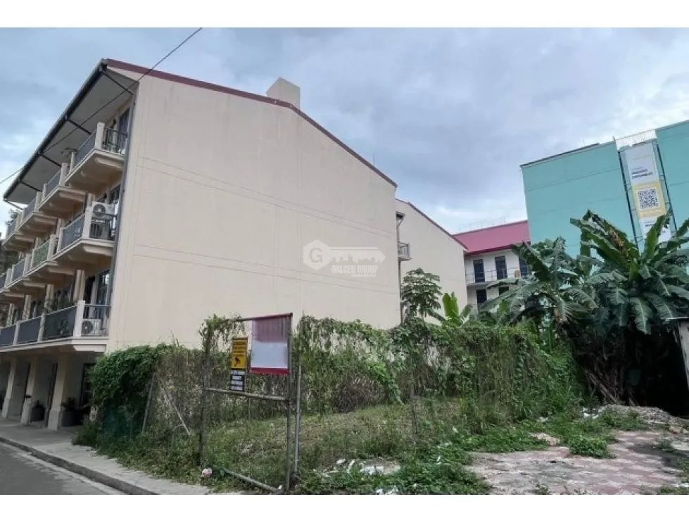 SE VENDE TERRENO EN PLAZA SANTA ANA 229M TERRENO DE ESQUINA