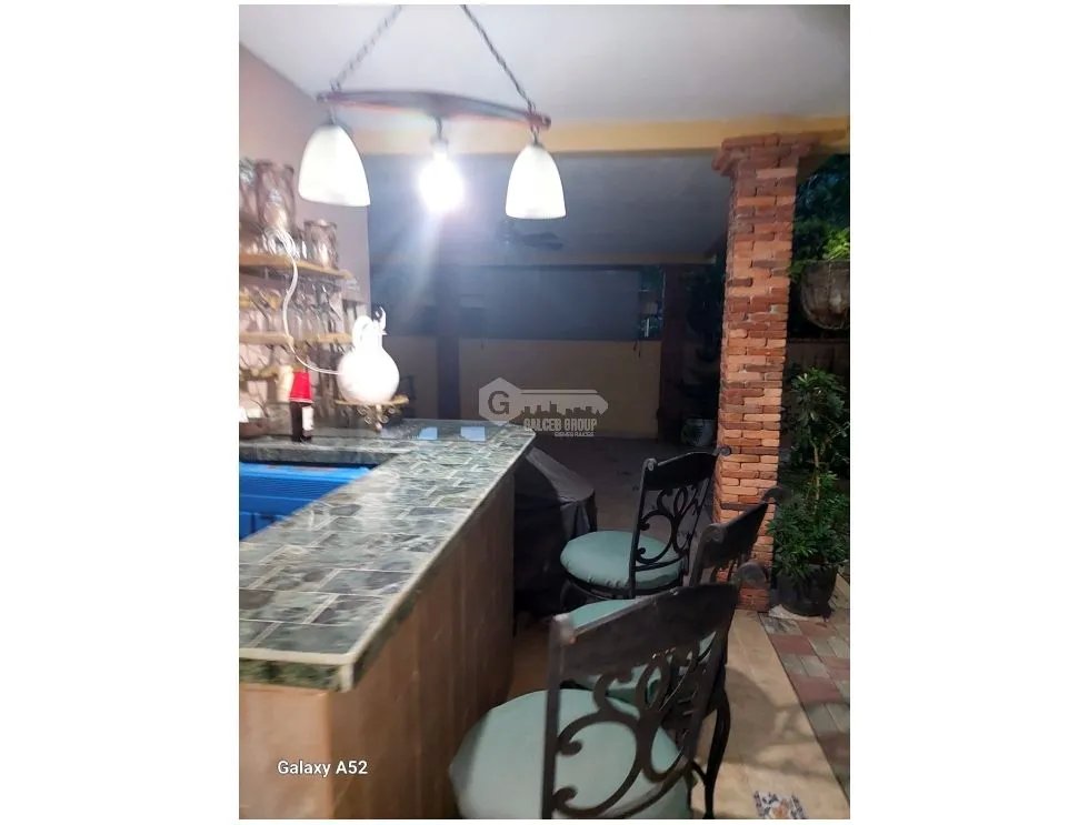 SE VENDE CASA VILLA DE LAS FUENTES II 400M 2 PISOS CON TERRAZA Y BAR